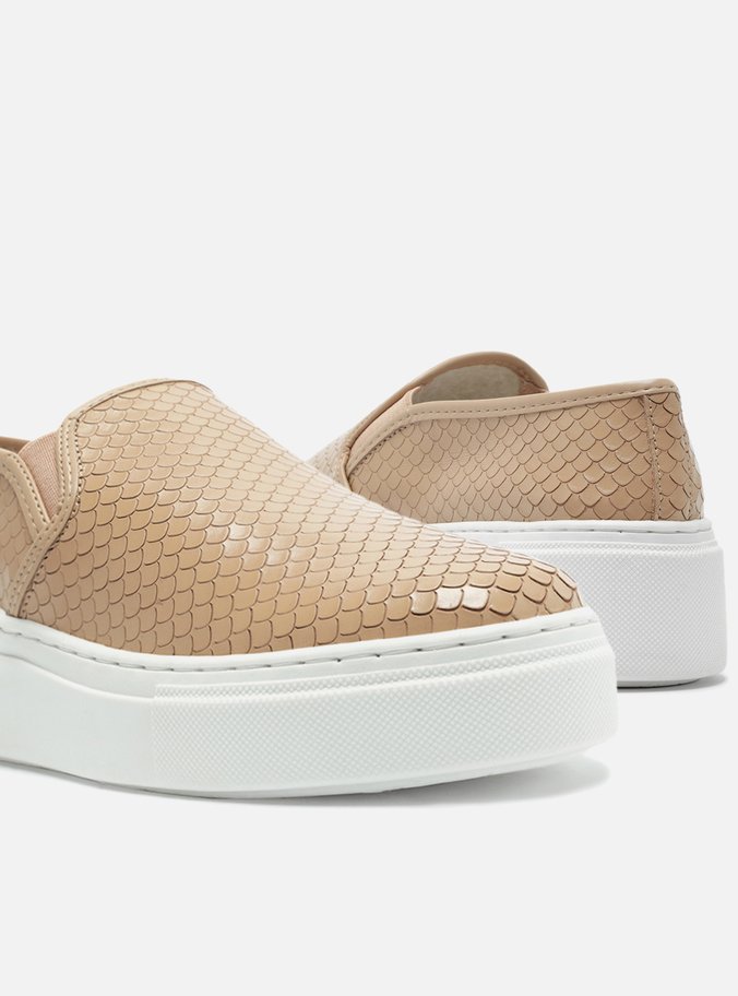 Slip On Nude Sola Alta Bico Redondo