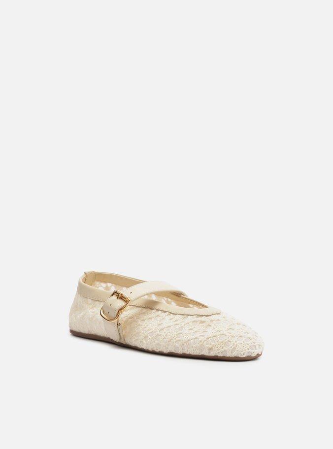Sapatilha Bordada Off-White Fivela