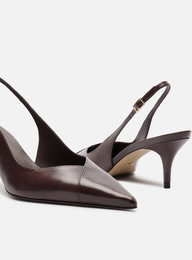 Scarpin Marrom Couro Salto Kitten Slingback