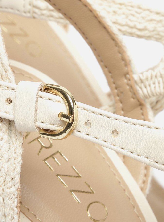 Sandália Off-White Bloco Alto Bordado
