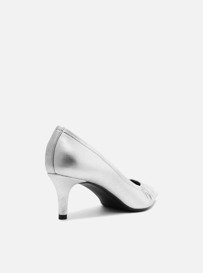 Scarpin Salto Baixo Prata