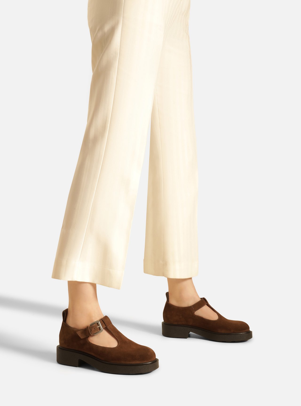 Sapato Boneca Marrom Camurça Tratorado Fivela Arezzo